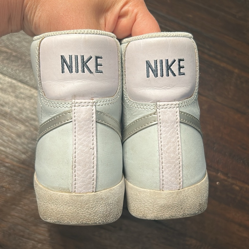 Nike Blazer Mid '77 High-Top Sneakers - Picture 7 of 9